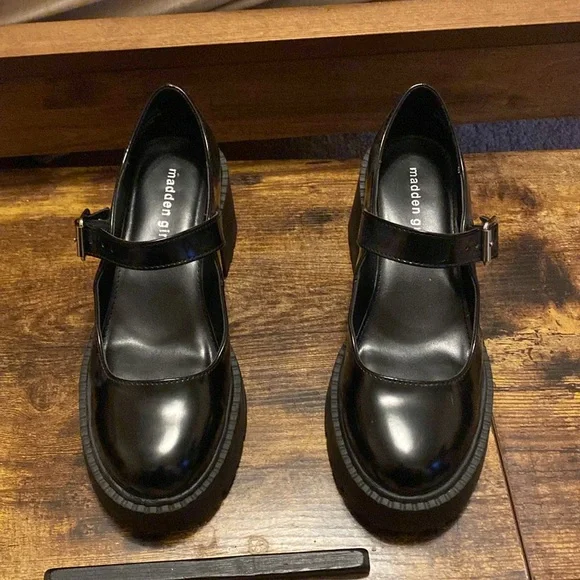 MADDEN GIRL THUNDER MARYJANES black patent faux leather size 8 - Picture 2 of 3